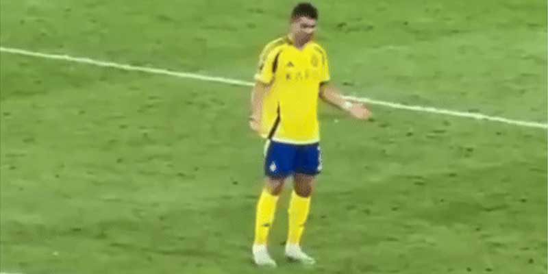 Ronaldo Nói Chuyện Một Mình: Tập Trung Hay Áp Lực Đỉnh Cao? 3 Dừng như đây là một thói quen khó bỏ của CR7